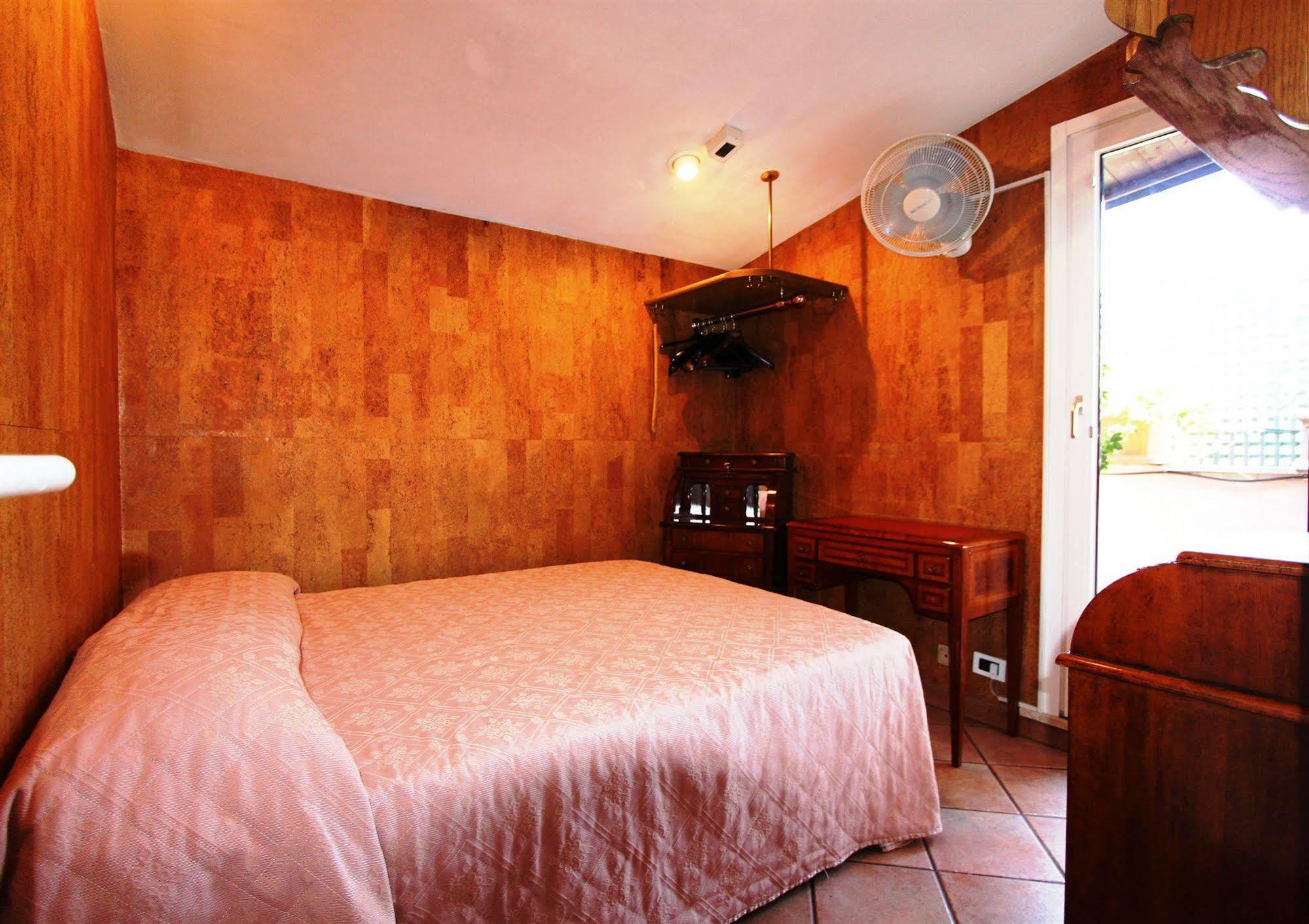 Residence Candia Roma Exterior foto